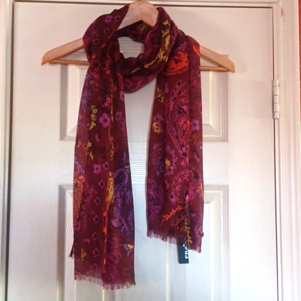 Fraas Scarf